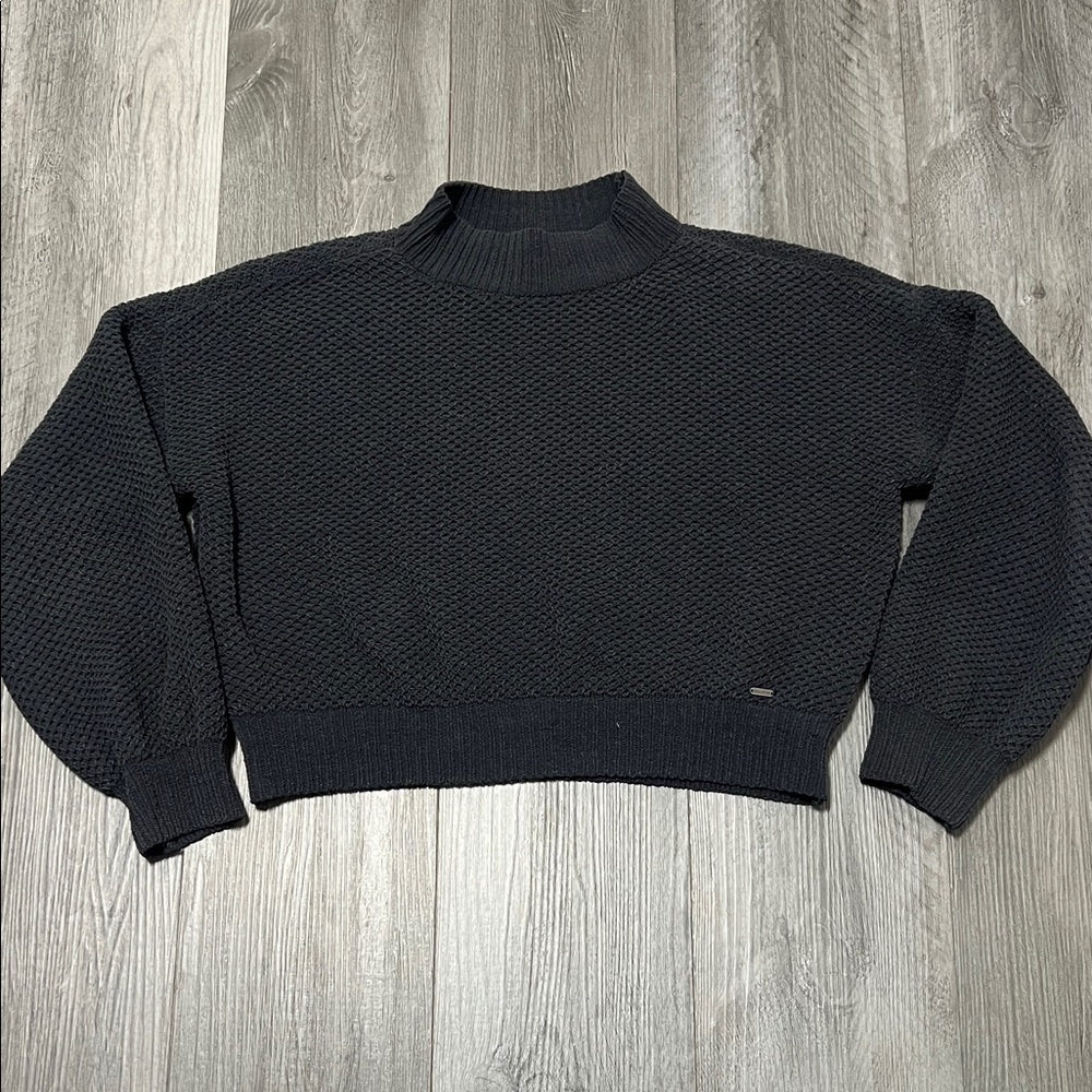 Hollister woman’s cropped mock neck sweater / grey/ soft/size S